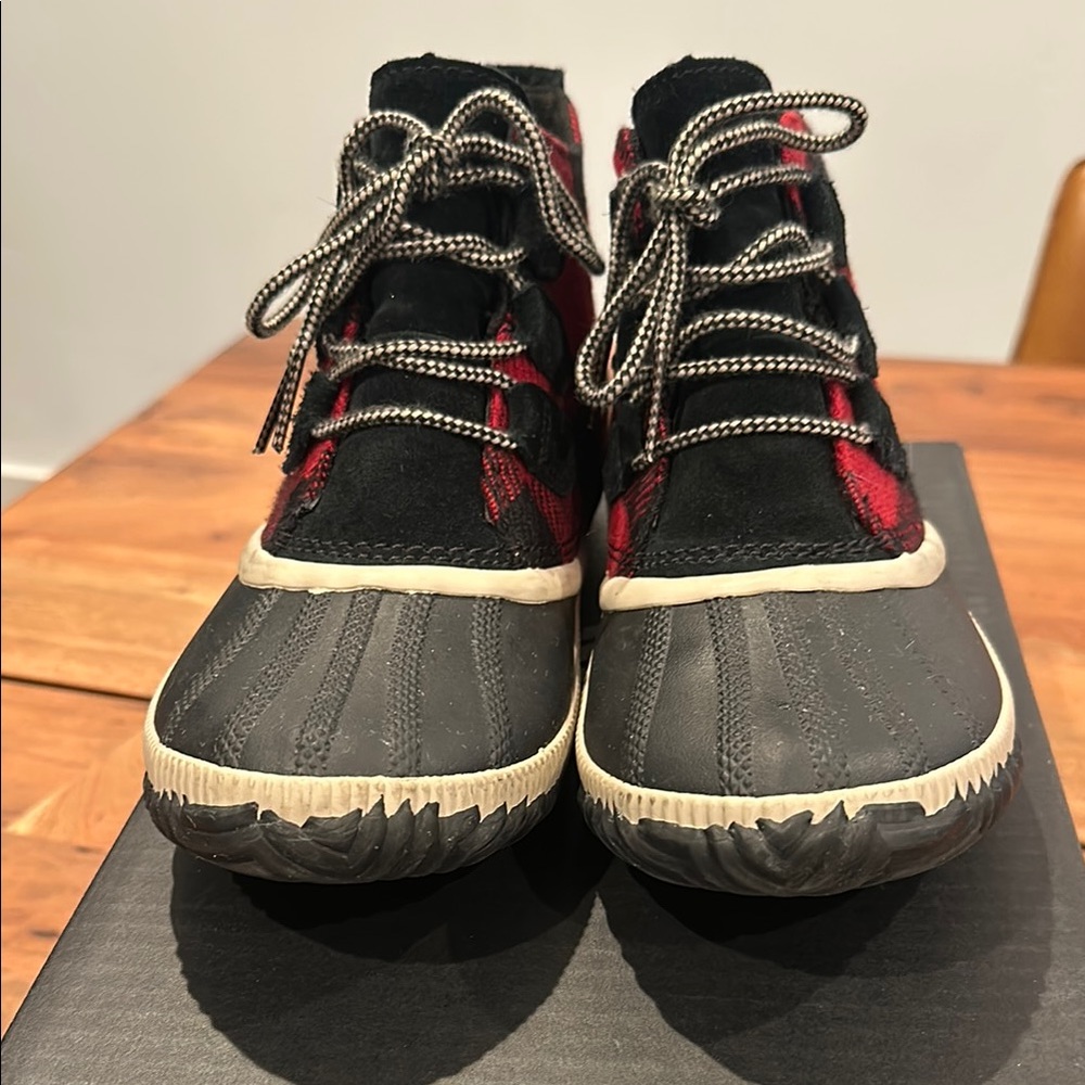 Sorel Womens Red/Black Plaid Waterproof Out N About Boots - Picture 4 of 8